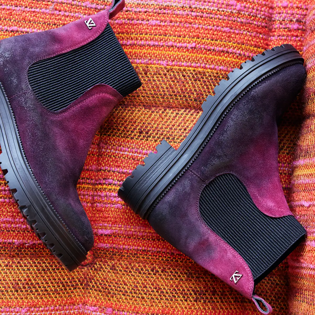 Suède Chelsea boots onderhouden